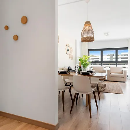 דירה Sunny Terrace Penthouse אסטפונה