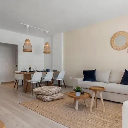 Sunny Terrace Penthouse אסטפונה