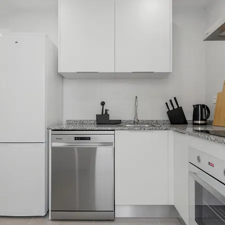 Sunny Terrace Penthouse אסטפונה