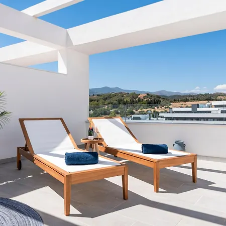 Sunny Terrace Penthouse דירה *